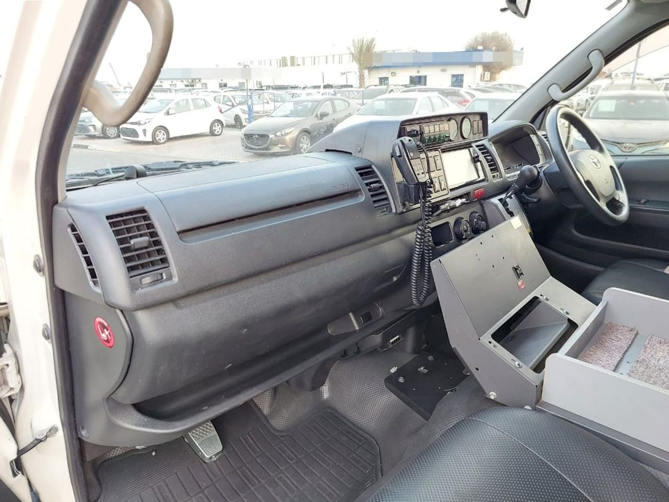 Toyota Hiace TOYOTA HIACE VAN AMBULANCE RHD 2016 MODEL 2.7 L PETROL AUTOMATIC(PM15710)