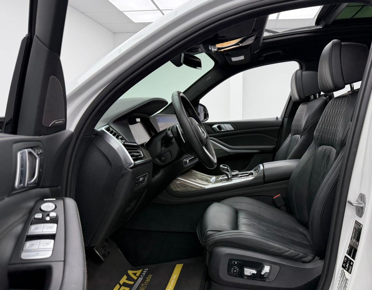 بي أم دبليو X7 2019 BMW X7 xDrive40i M-Sport, Warranty, Full BMW Service History, 7 Seater, Fully Loaded, GCC