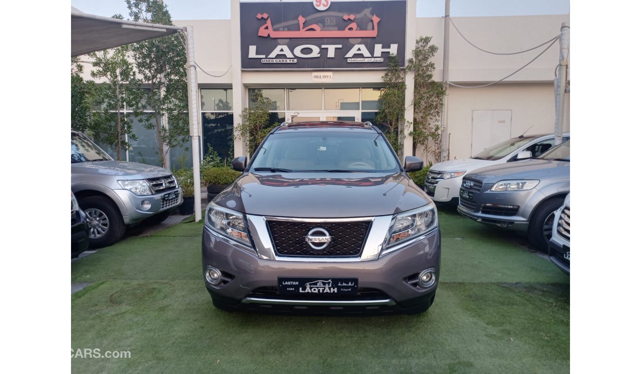 Nissan Pathfinder Gulf model 2014 leather panorama cruise control screen camera electric chair in excellent condition