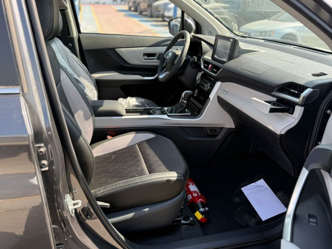 Toyota Veloz VELOZ - V Full Option 1.5L 4 Cylinders - 7 Seats 2025 Model