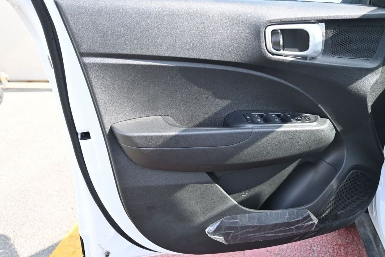 هيونداي فنيو هيونداي فينيو 1.0 لتر تيربو بترول ، دفع رباعي ، دفع أمامي ، 5 أبواب ، مثبت سرعة ، فتحة سقف ، عجلات أ