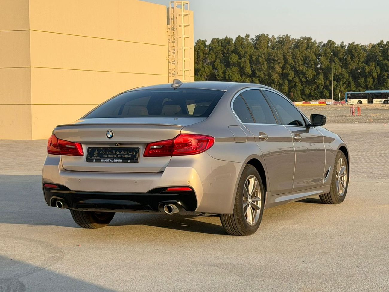 بي أم دبليو 520i Std 2.0L