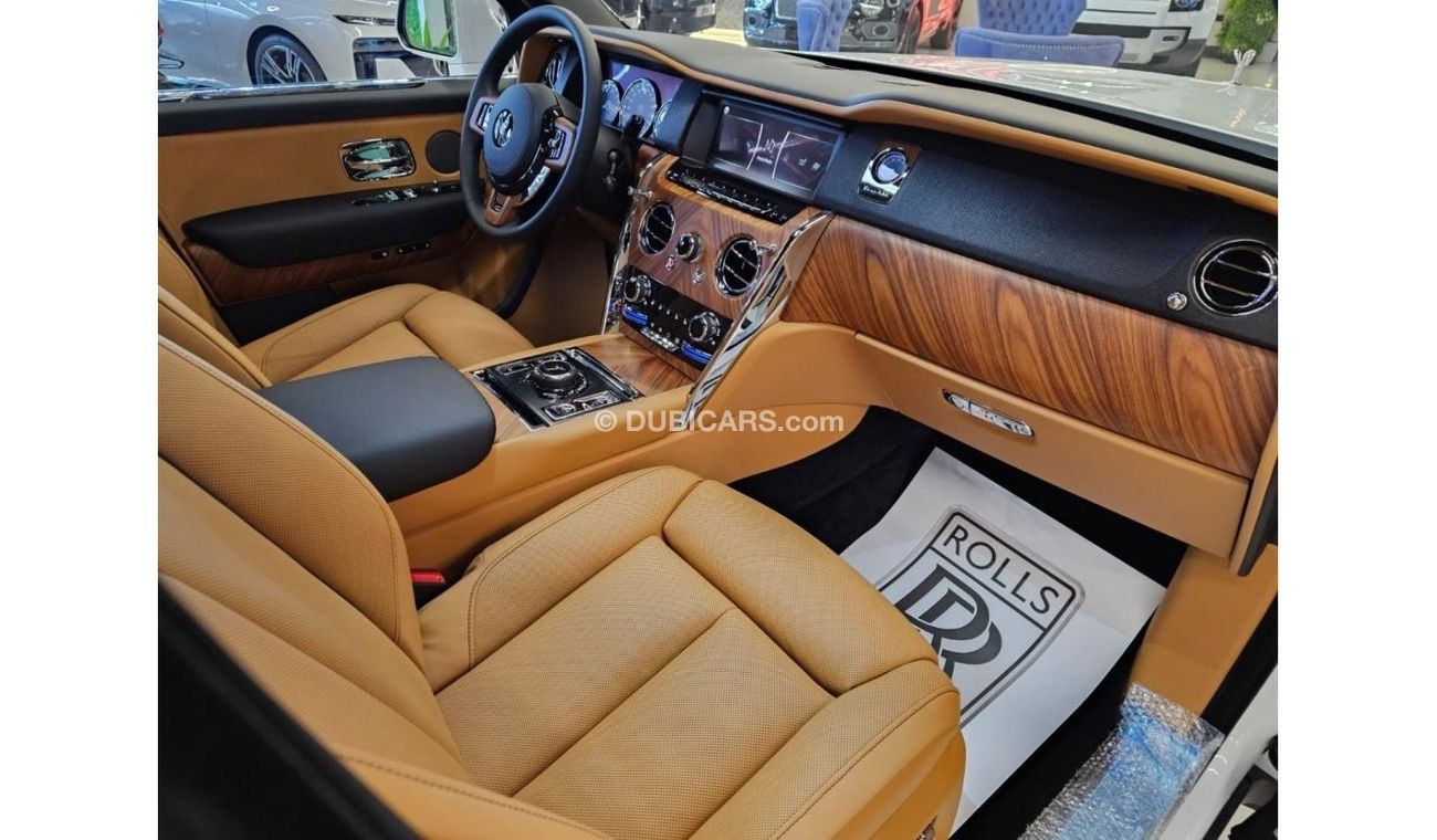 Rolls-Royce Cullinan CULLINAN 2023 GCC/DEALER 4 WARRANTY AND SERVICE CONTRACT UNLIMITED
