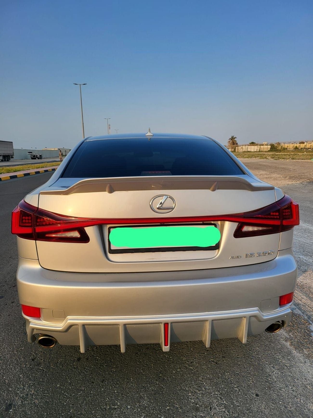 Lexus IS250 2.5 .6 cyl .sedan .AWD .5 seats .4door