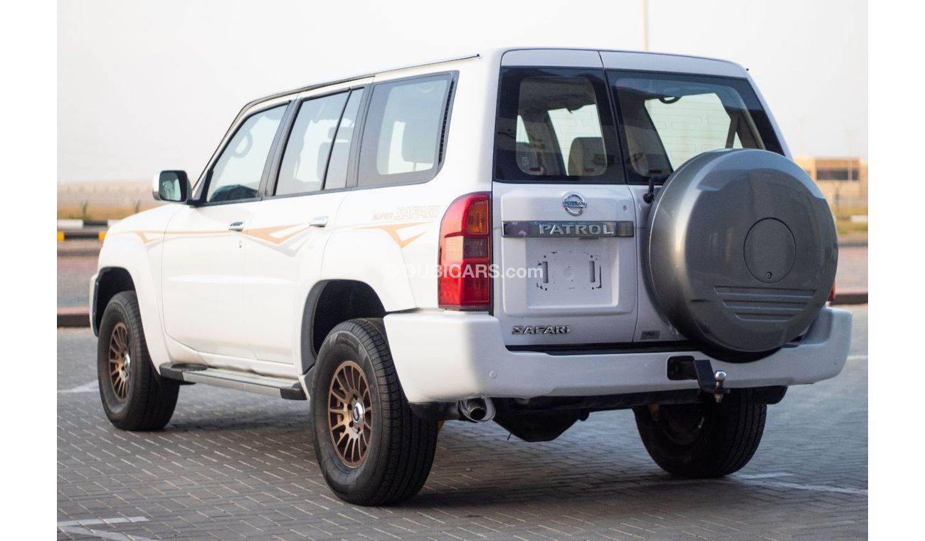 Nissan Patrol NISSAN PATROL SAFARI 2008 GCC Price 40000 aed Traveld Distance 228000 km GCC Specefecation Full Opti