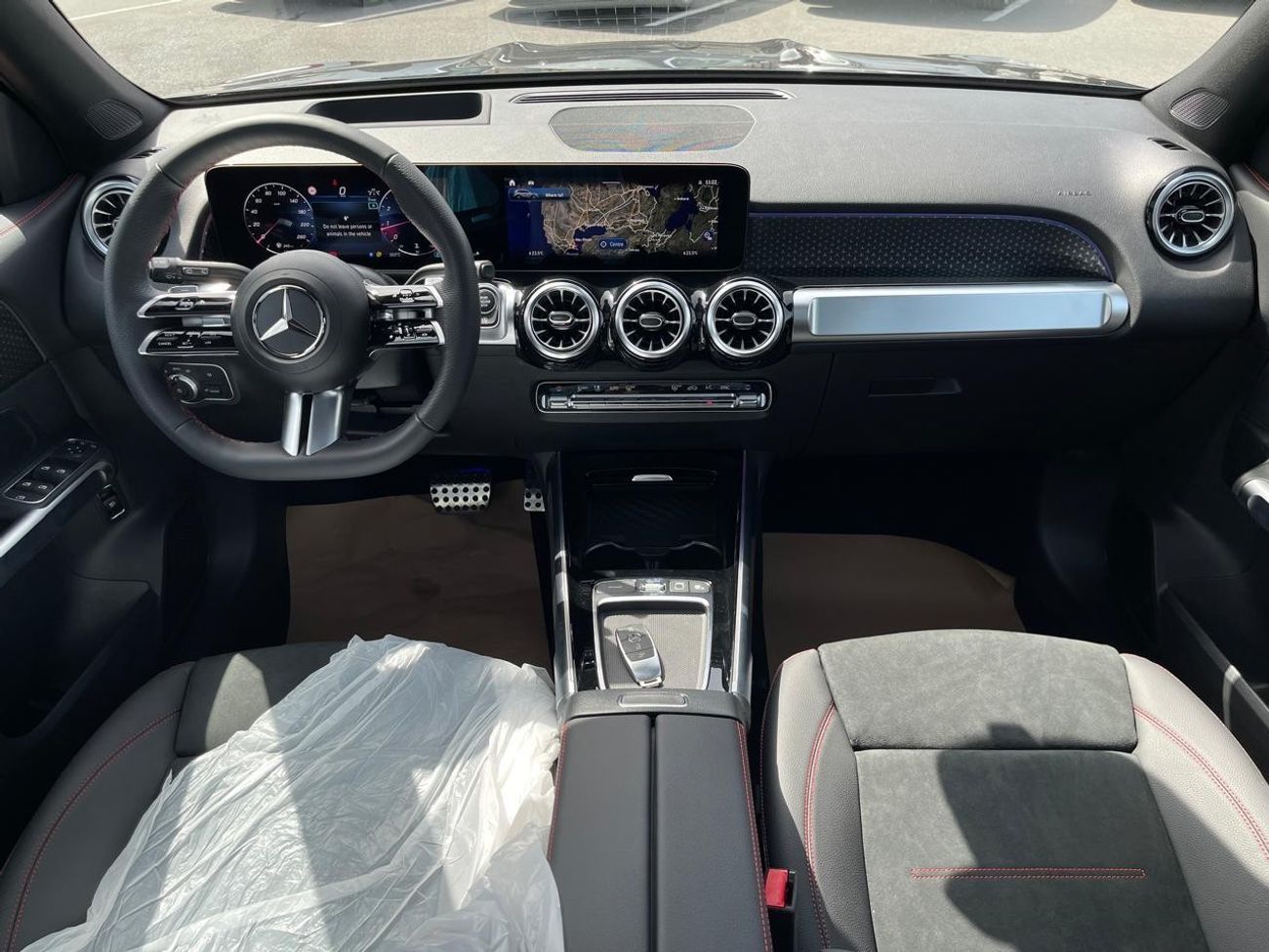 مرسيدس بنز GLB 200 Mercedes GLB 200 AMG 5 years Warranty 2025 GCC