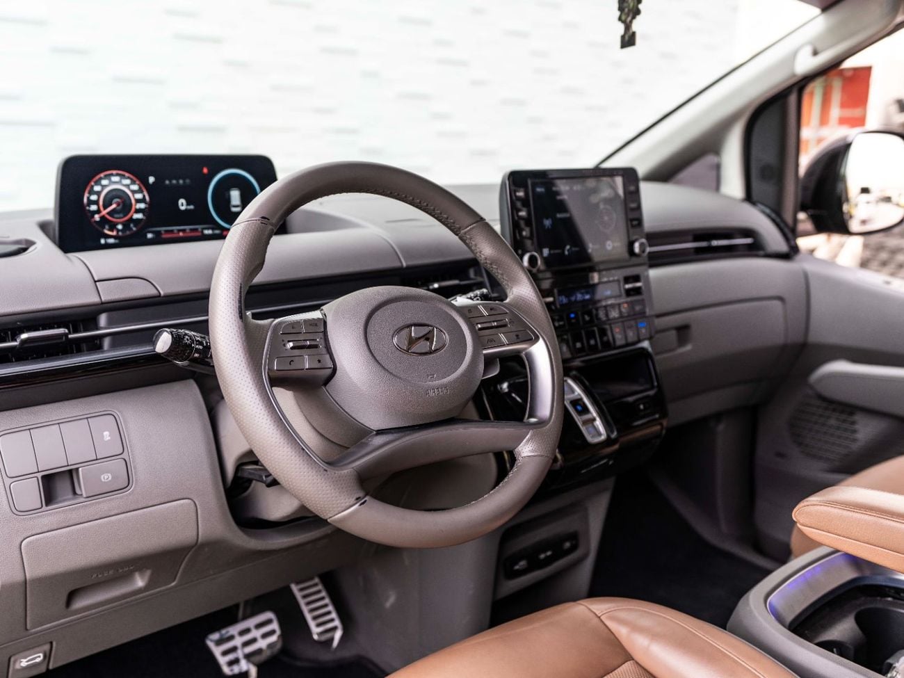 هيونداي ستاريا 3.5L Luxury (7 Seater)