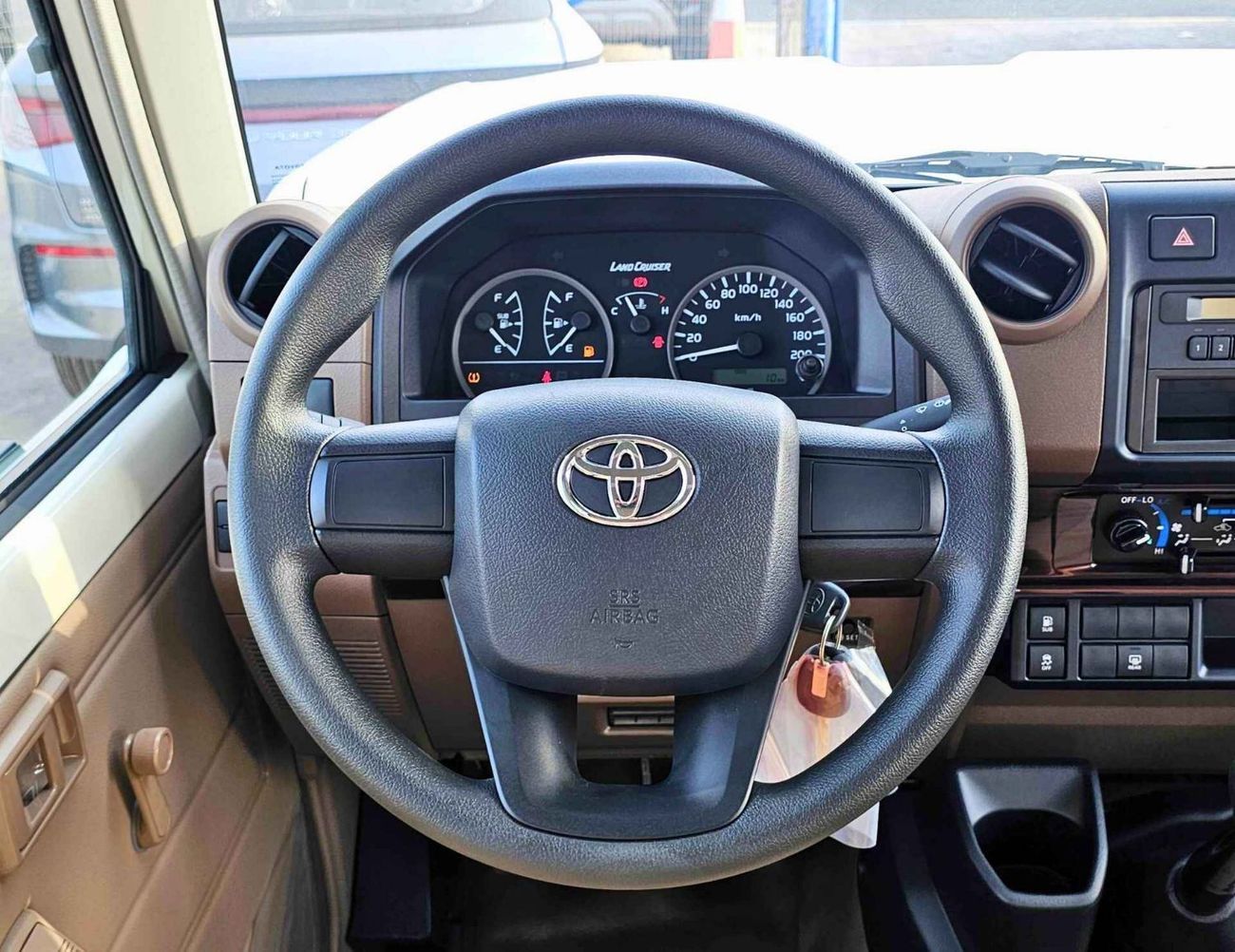 Toyota Land Cruiser 70 HARD TOP LC78 3 DOOR/DUAL TANK, SNORKEL/WITOUT PWR WINDOWS/2.8L DIESEL 4WD/CODE#E