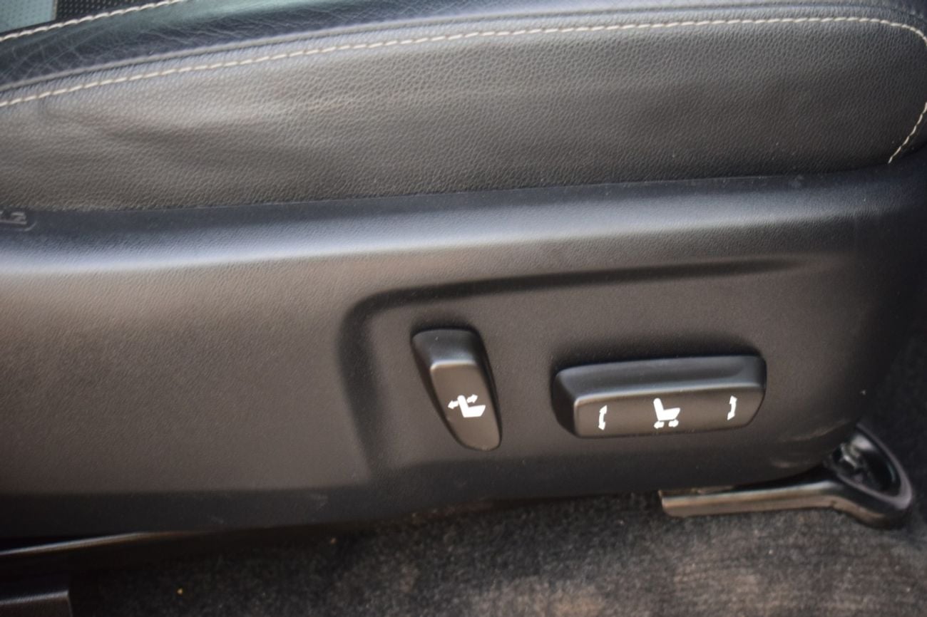 Toyota Hilux PICKUP  DIESEL  AUTOMATIC FULL GEAR OPTIONE (RUGGED)  2.8L 4X4 RIGHT HAND DRIVE
