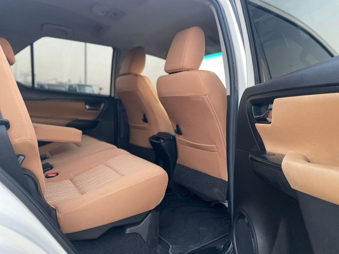 Toyota Fortuner 2022 Toyota Fortuner EX.R 2.7L V4 MidOption+ With Sensors - No Accident - 7 Seater - 4x4 AWD -