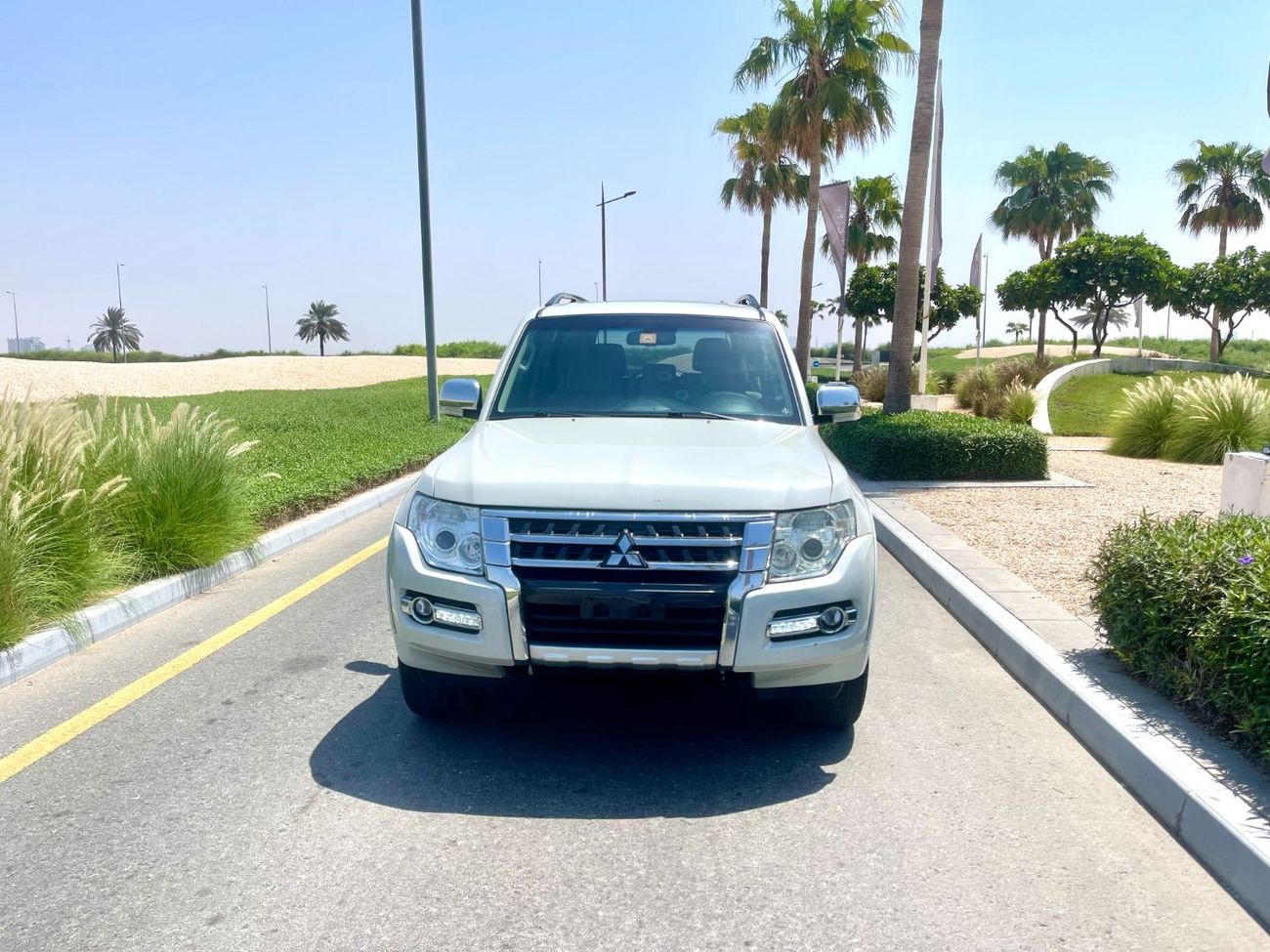 Mitsubishi Pajero GLS Mid Banking facilities without the need for a first payment