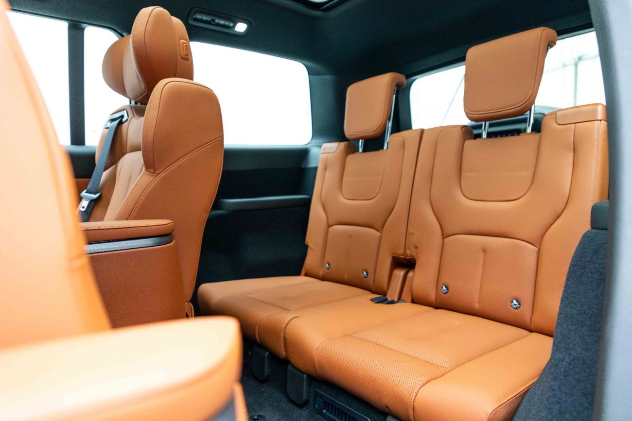 روكس 01 1.5L - Plug-in Hybrid - White Inside Orange | Export Only