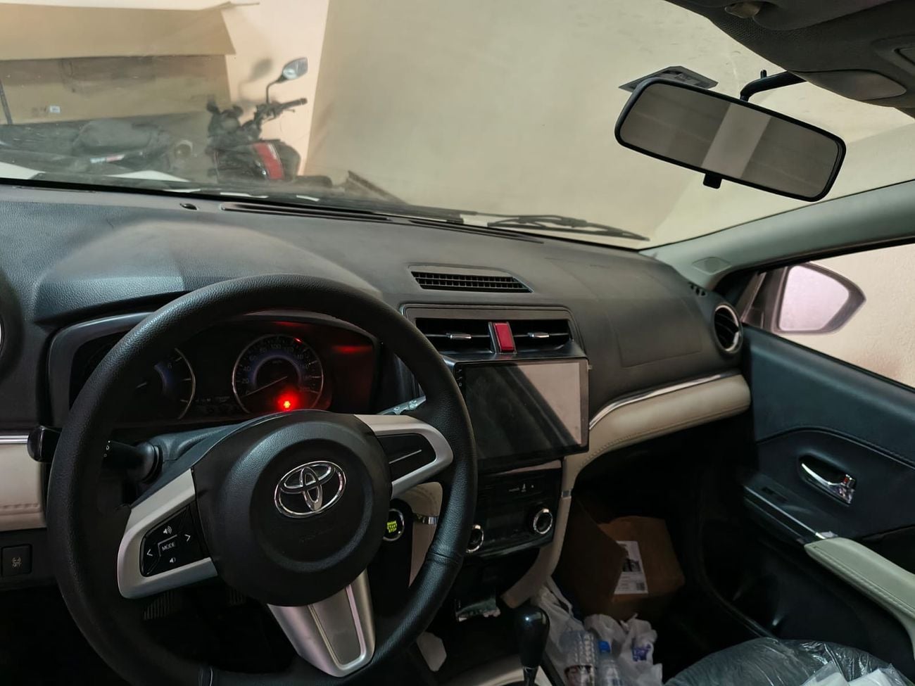 تويوتا راش 2 seats , 5 doors