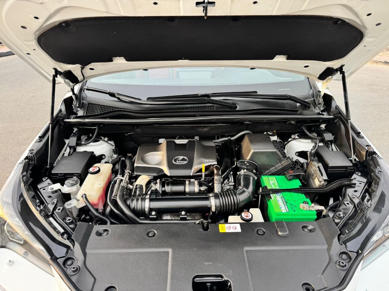 لكزس NX 300 F-SPORT PLATINUM