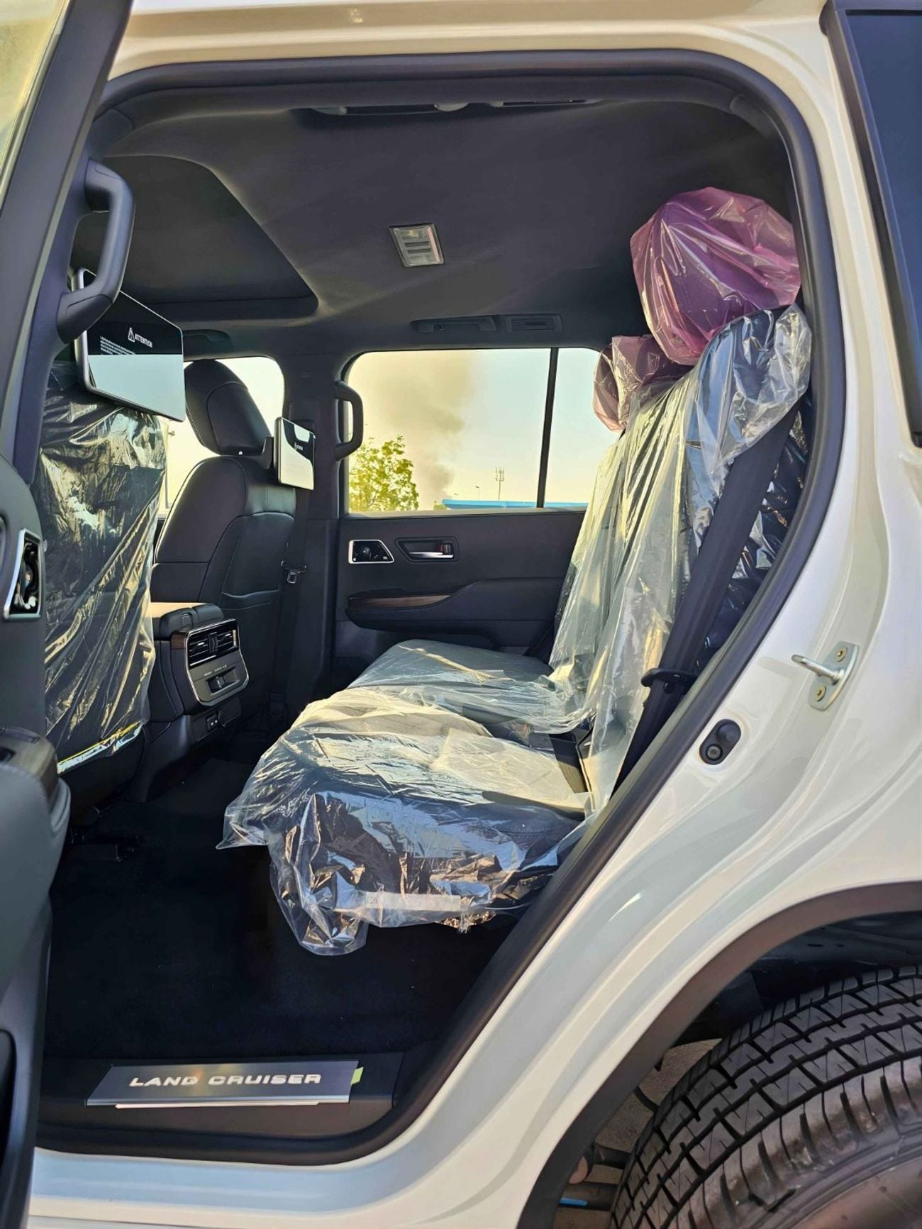 تويوتا لاند كروزر GXR TWIN TURBO / 3.5L V6 PETROL/RADAR/ 12.3"DVD WITH JBL SPEAKERS / COOL BOX (CODE # GXR3HH)