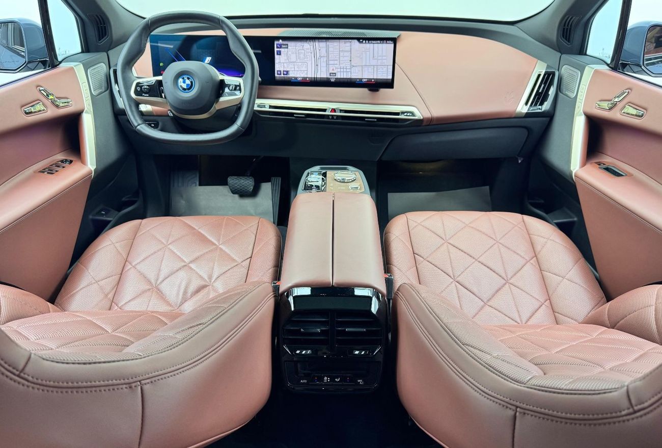 بي أم دبليو iX xDrive40 2023 BMW iX xDrive40, 2027 BMW Warranty, 2028 BMW Service Pack, Very Low Kms, GCC