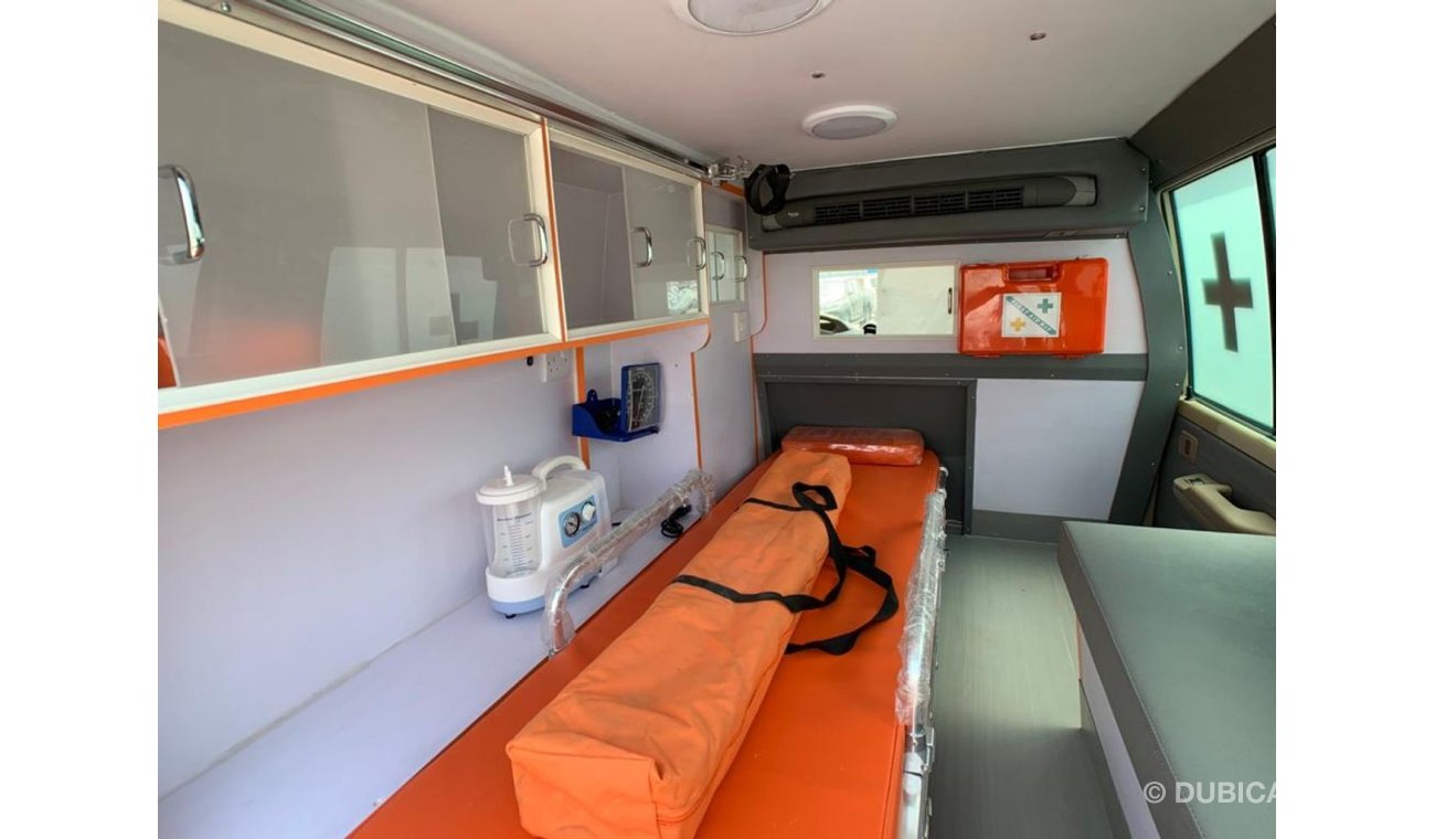 تويوتا لاند كروزر VDJ76 M/T DIESEL HARDTOP STANDARD AMBULANCE CONVERSION