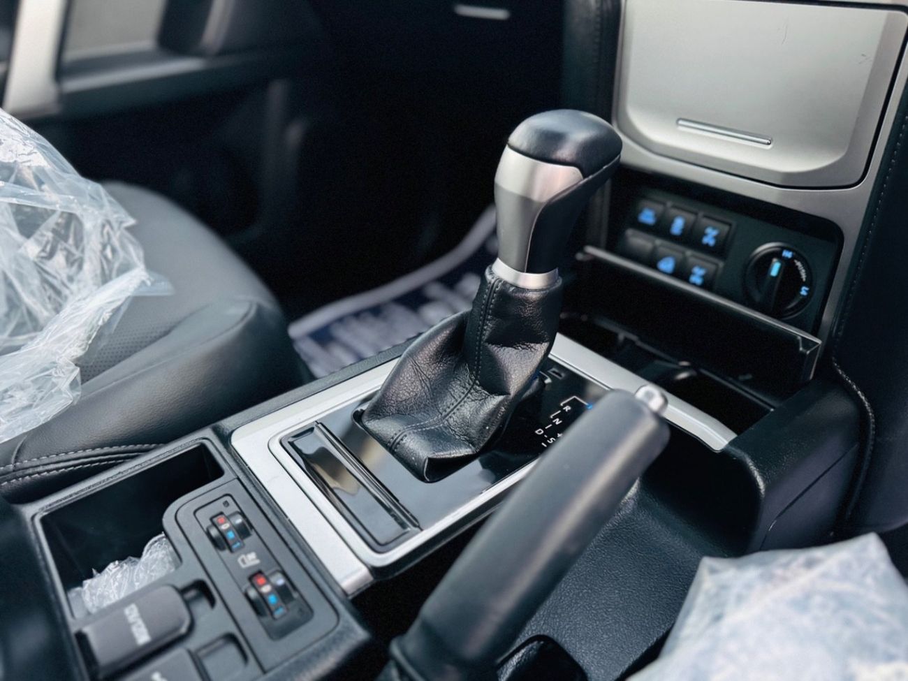 تويوتا برادو Toyota prado 2023 diesel silver RHD