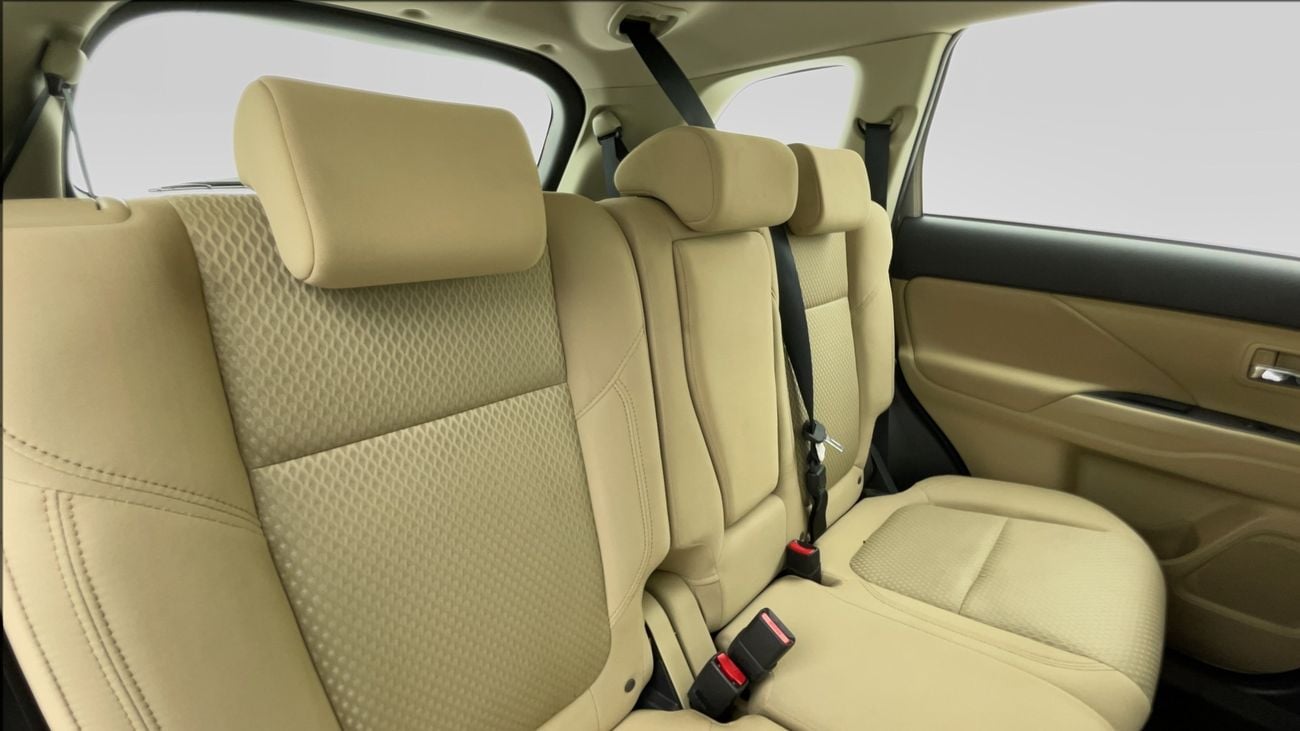 ميتسوبيشي آوتلاندر GLX MID 2.4 | بدون دفعة مقدمة | اختبار القيادة في المنزل