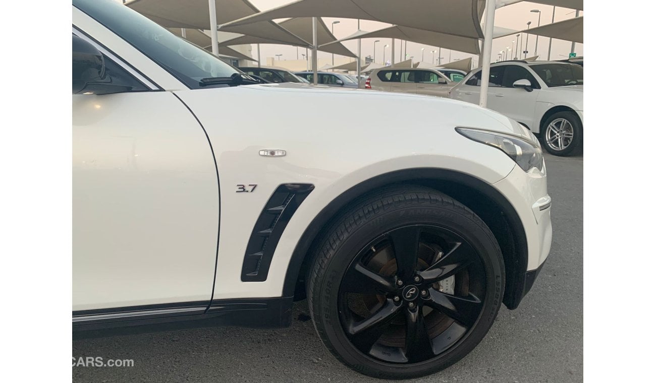 إنفينيتي QX70 Infiniti QX70 S_2015_Excellend_Condichin