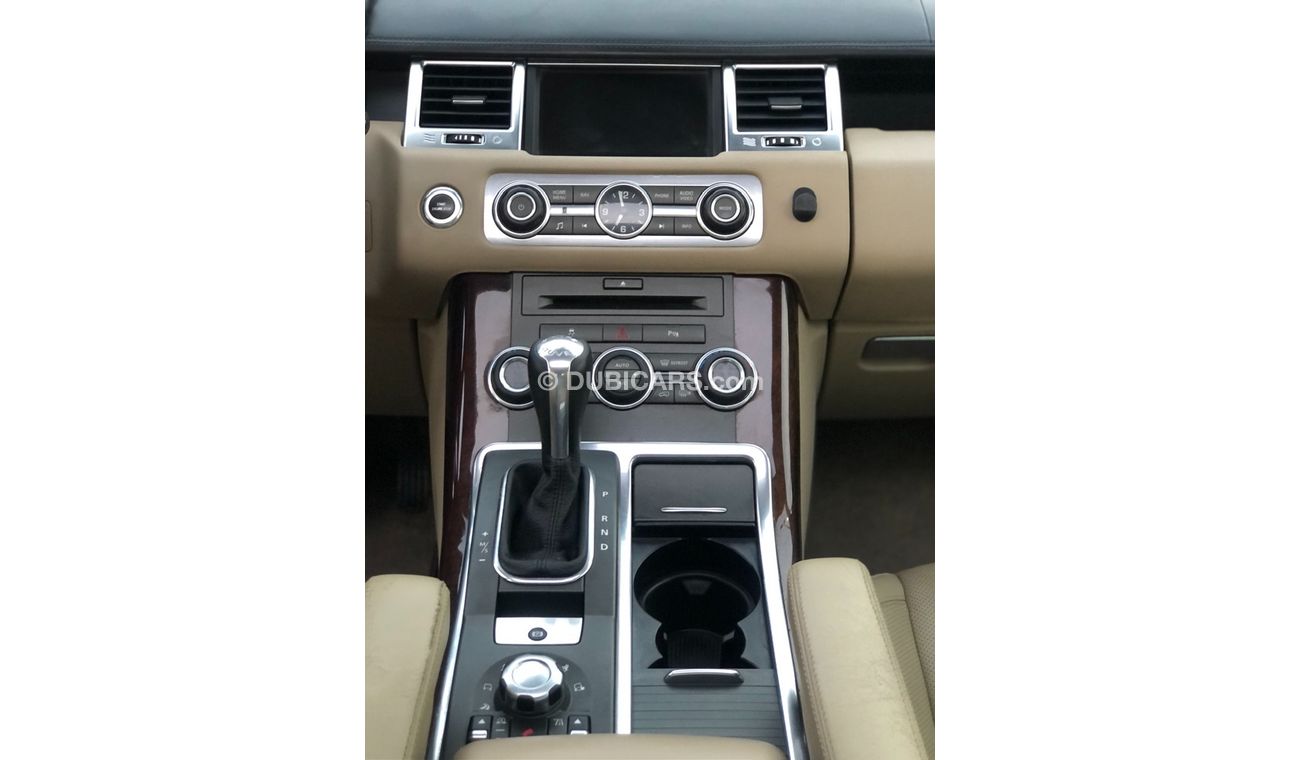 لاند روفر رينج روفر سبورت موديل 2011 خليجي فل مواصفات كراسي جلد ومثبت سرعه وتحكم كهربي كامل ونظام صوت ممتاز وكاميرا خلفيه ومدخ