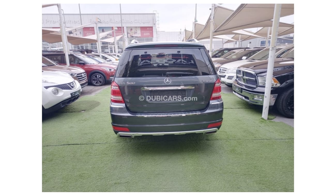 مرسيدس بنز GL 500 موديل 2010 خليجى بانوراما مثبت سرعة تحكم جلد بصمة جناح خلفى رنجات حساسات شاشات خلفية بحالة ممتازة