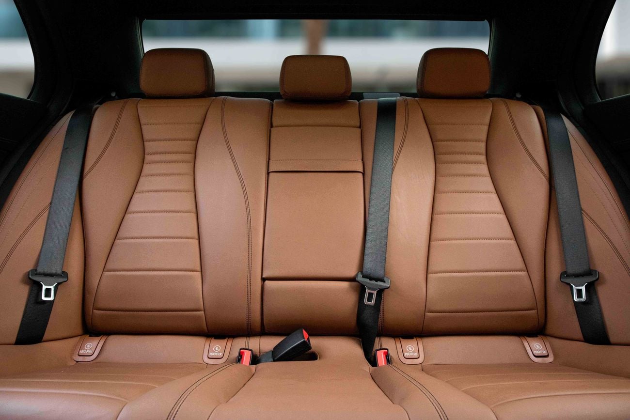 Mercedes-Benz E300 E300 | 3,917 P.M | 0% Downpayment | LOW KM | IMMACULATE!