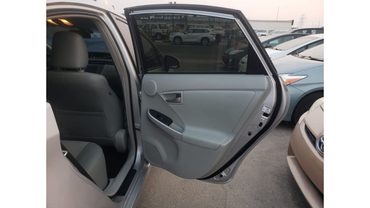 Toyota Prius 2013  TOYOTA PRIUS HYBRID