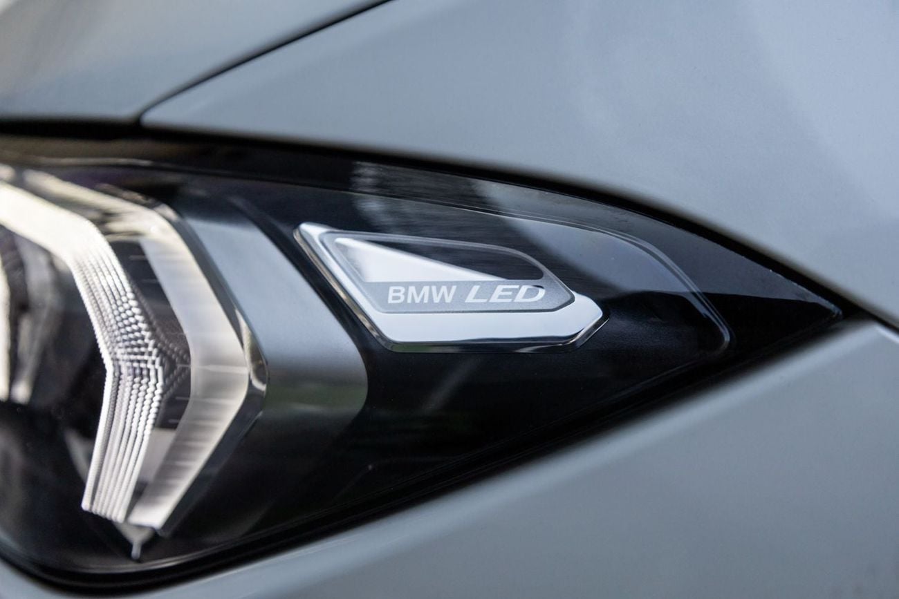 BMW 318i BMW 318i Excellence 2.0 Twin Turbo 2025 GCC | Agency Warranty | Service Contract