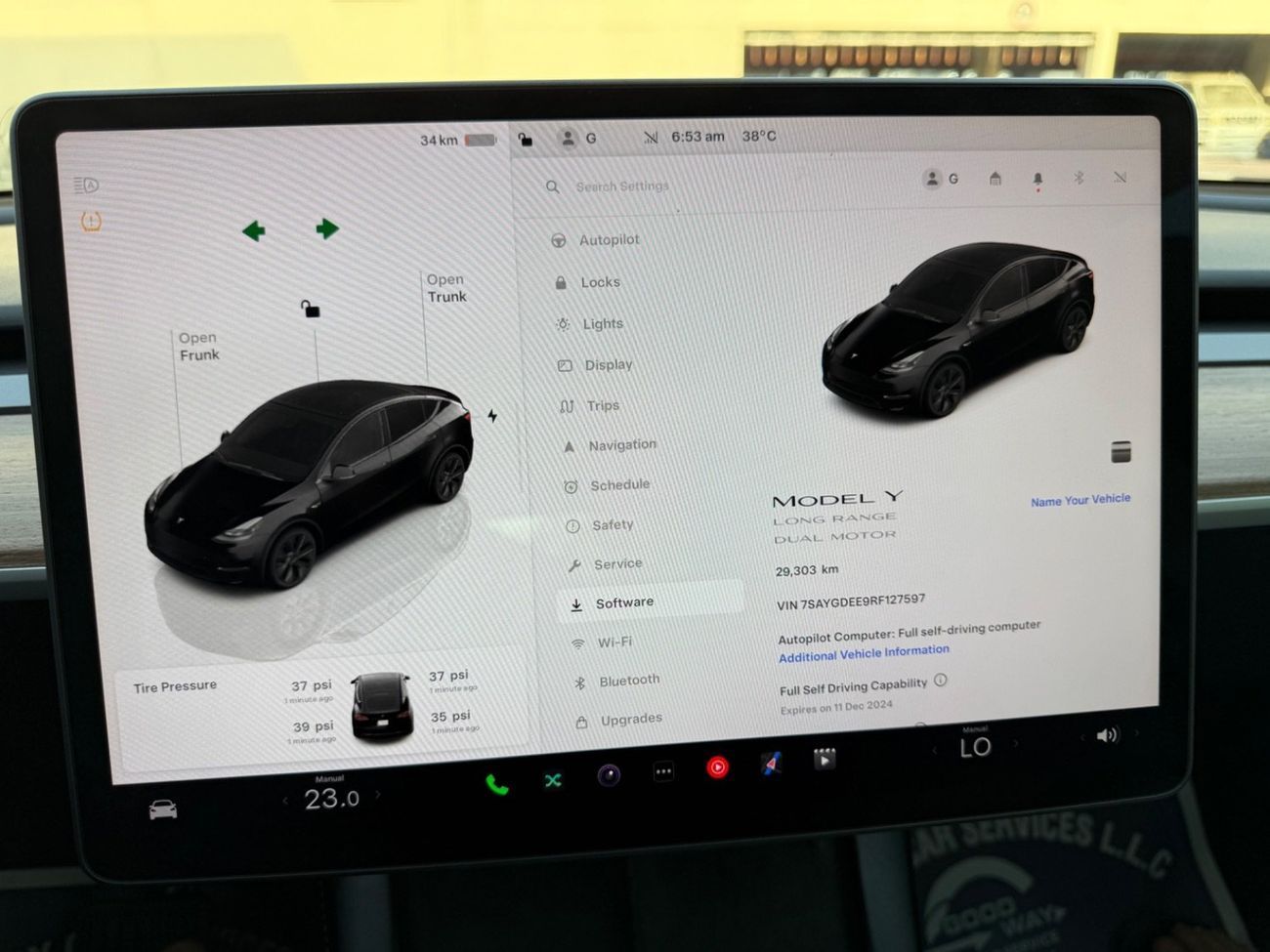 Tesla Model Y 2024 DUAL MOTOR AUTO PILOT LONG RANGE 360 CAMERAS CANADA SPEC