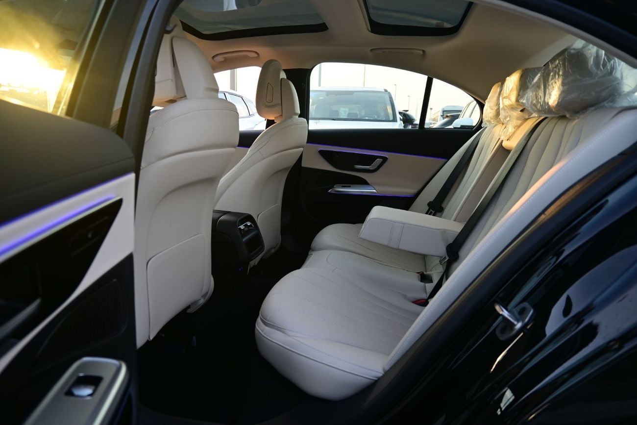 مرسيدس بنز E200 STD Mercedes-Benz E200 2.0L Turbo + Mild Hybrid Color Black Model 2025