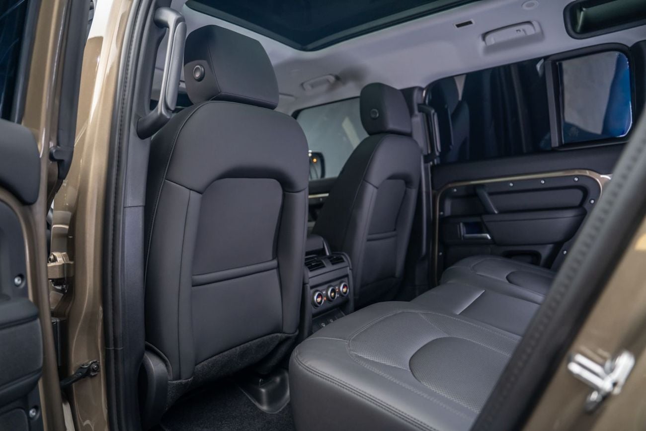 لاند روفر ديفندر P300 110 SE 2.0L (5 Seater)