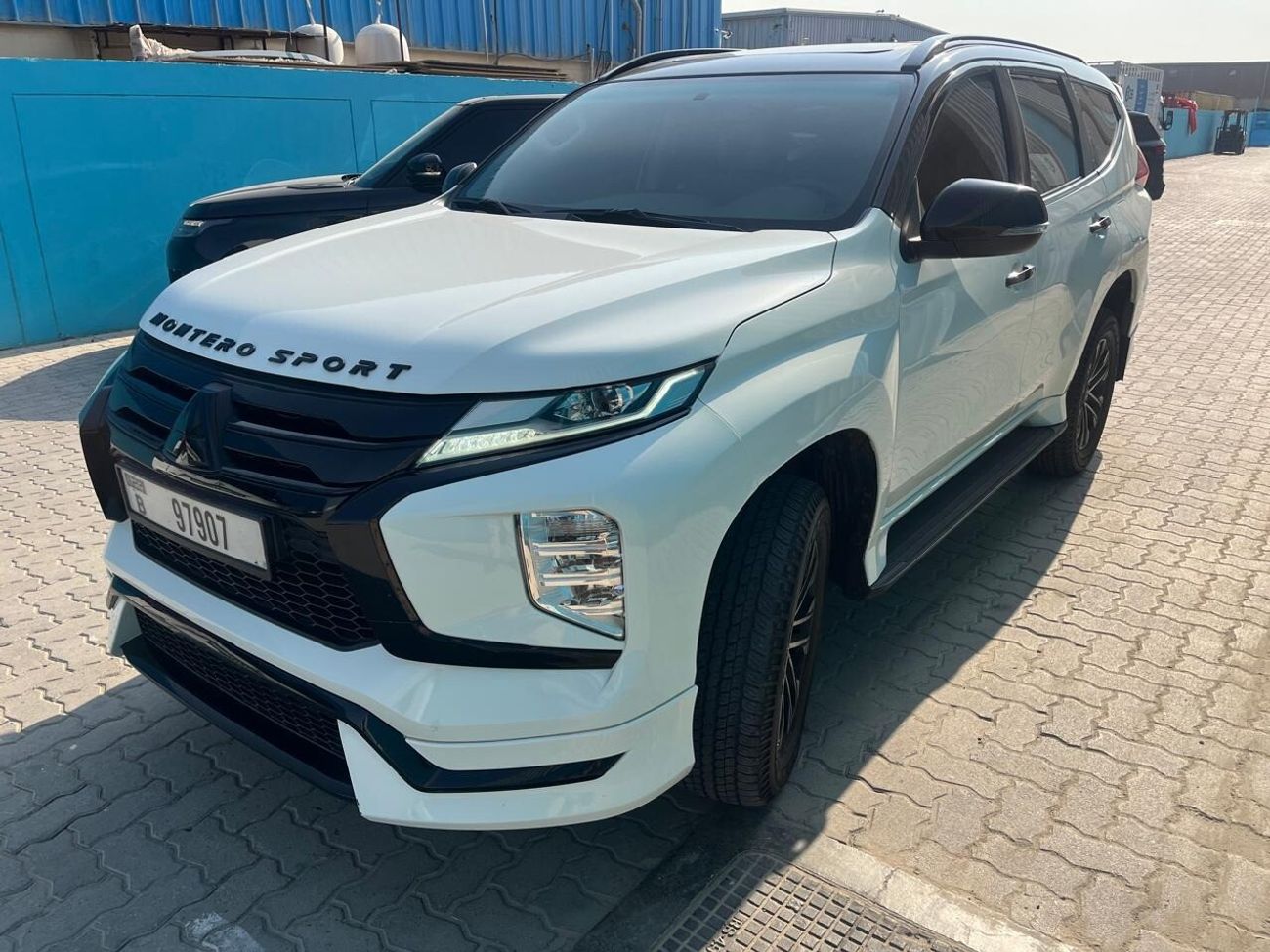 ميتسوبيشي مونتيرو سبورت GLS Premium 3.0L (7 Seater)