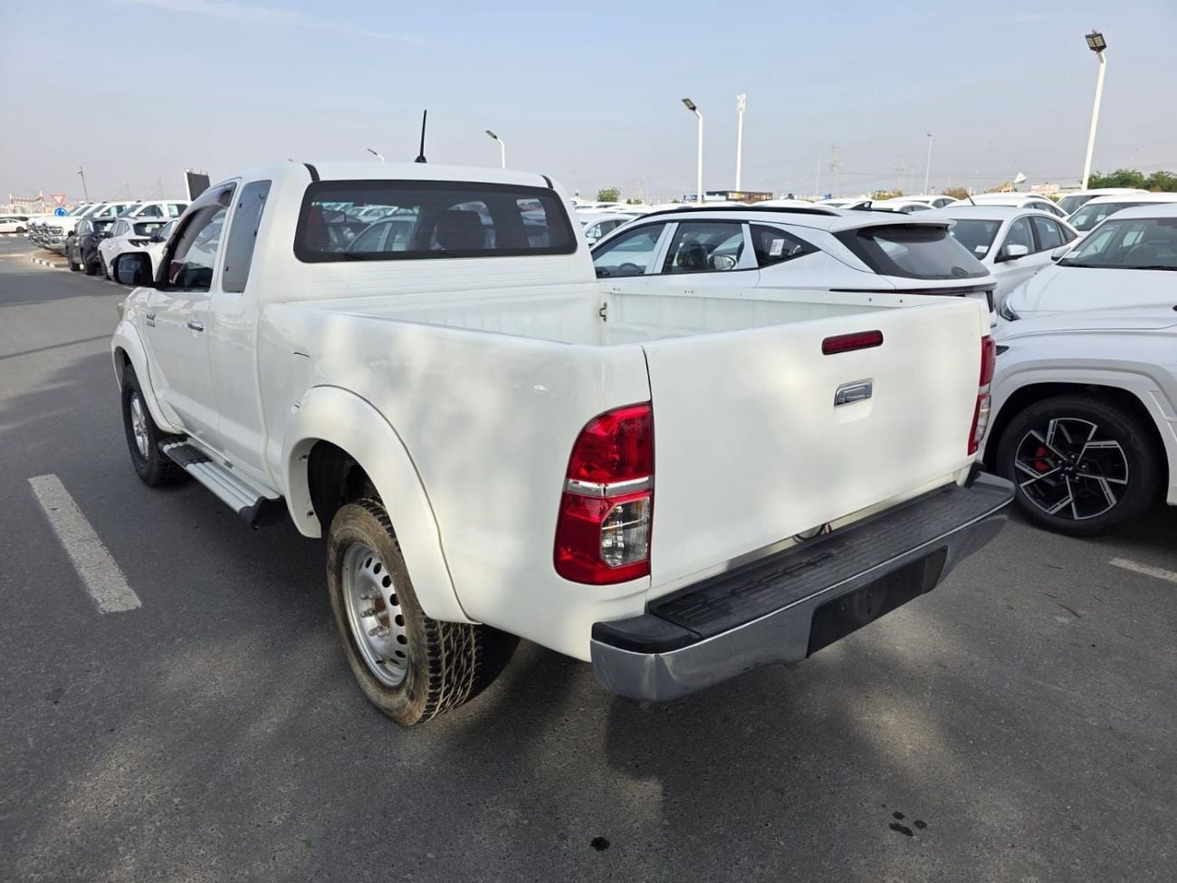Toyota Hilux DLX Diesel Engine ,Smart Cab Hilux Manual Gear Right Hand Drive  ,ONLY FOR EXPORT AVAILABLE
