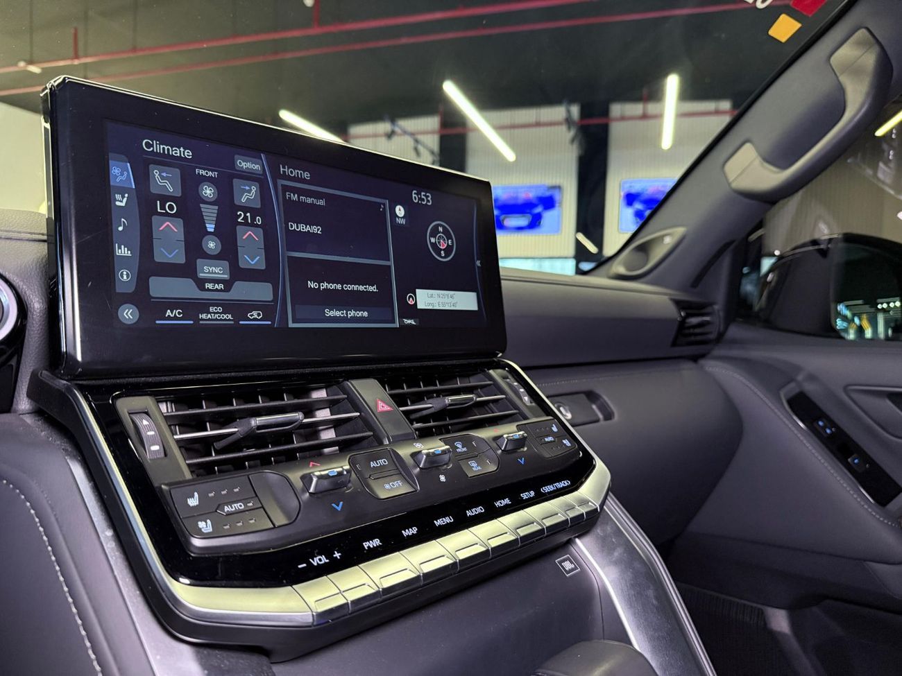 Toyota Land Cruiser VXR 4.0L 2023 Land Cruiser 4.0L VXR GCC-Al Futtaim Warranty - 13,000 KM Only