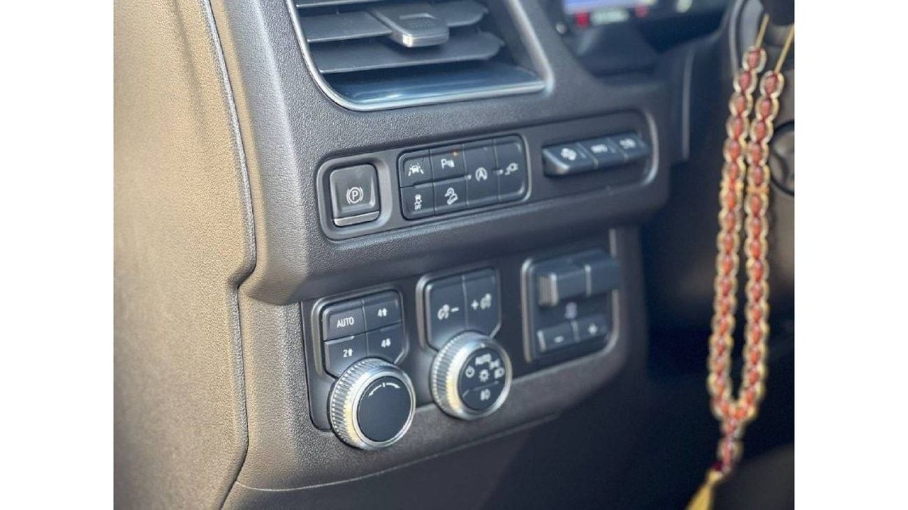 GMC Yukon AT4 5.3L V8 PTR A/T AWD // 2021 // FULL OPTION WITH RADAR , 360 CAMERA , PANORAMIC ROOF // SPECIAL O