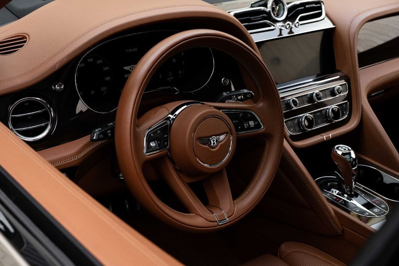 بنتلي بينتايجا V8 | 11,750 P.M  | 0% Downpayment | Full Bentley History!