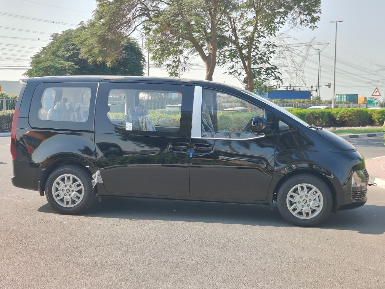 هيونداي ستاريا 2025 Hyundai Staria 11-Seater 3.5L V6 Petrol A/T FWD Only For Export