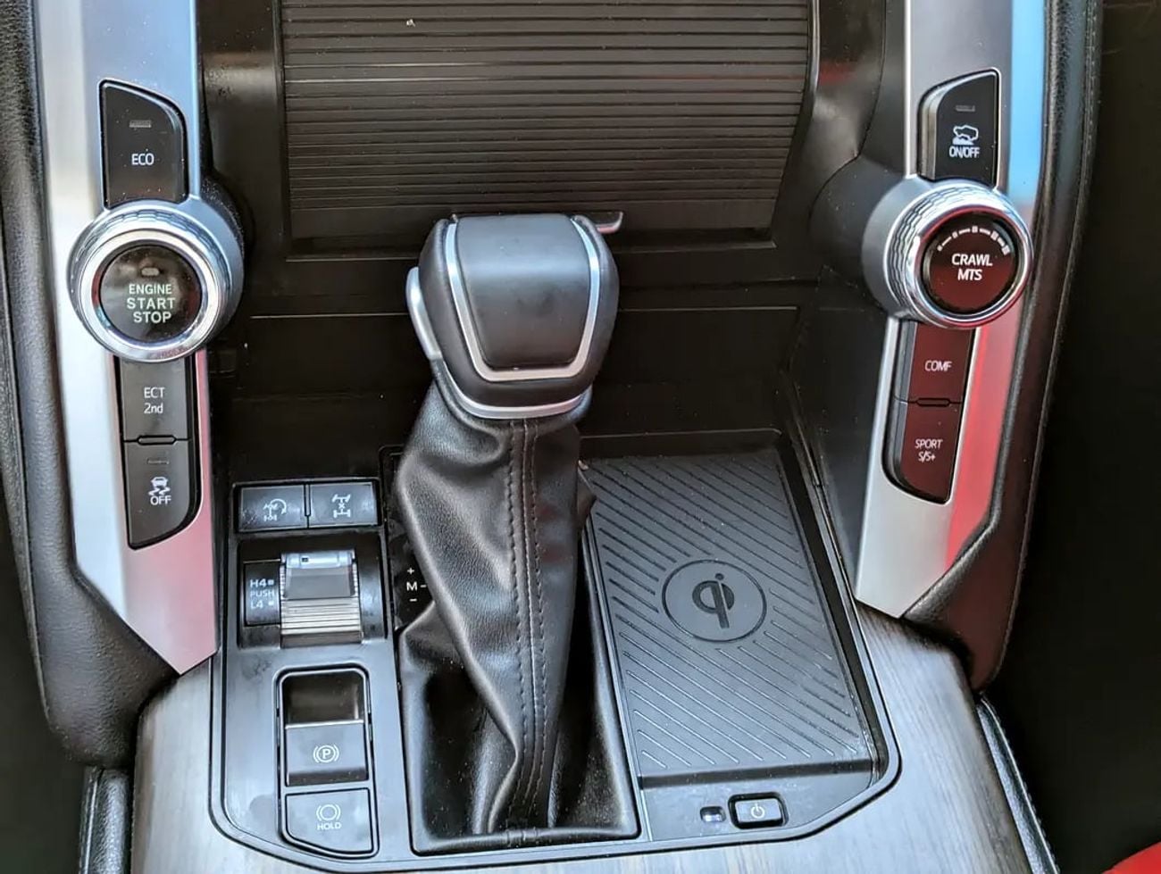 Toyota Land Cruiser GXR Facelifted With Interior and Exterior - GCC specs