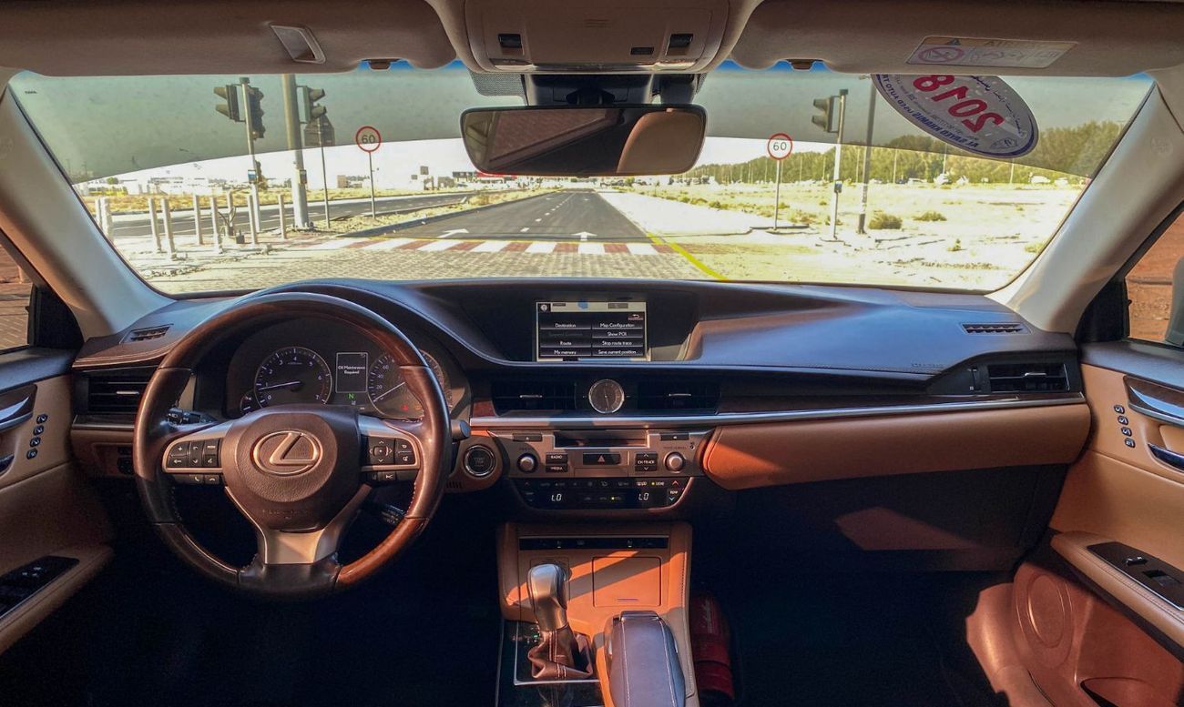 Lexus ES350 Platinum 3.5L FWD Lexus ES350 3.5L | V6 | 2018 GCC   | Accident Free  Excellent Cond