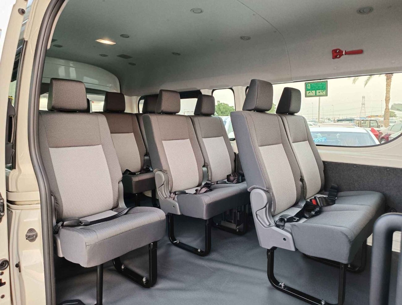 Toyota Hiace DX / 3.5L V6 PETROL / M/T / 13 SEATER / NEW SHAPE (CODE # HIGHROOFDX)