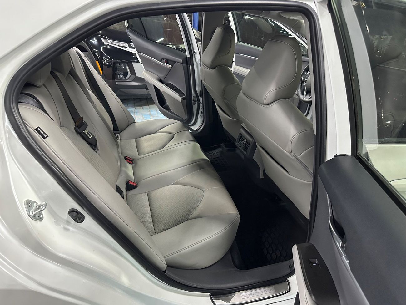 Toyota Camry XLE 2.5L