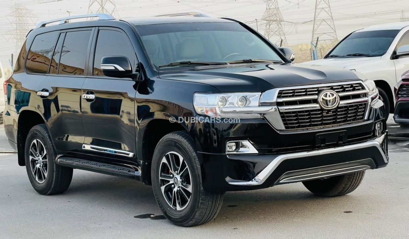 Toyota Land Cruiser 2013 GXR [Face-Lifted 2021] GCC Specs 4.0CC 6 Cylinders Petrol Rear Entertainment Perfect Condition 