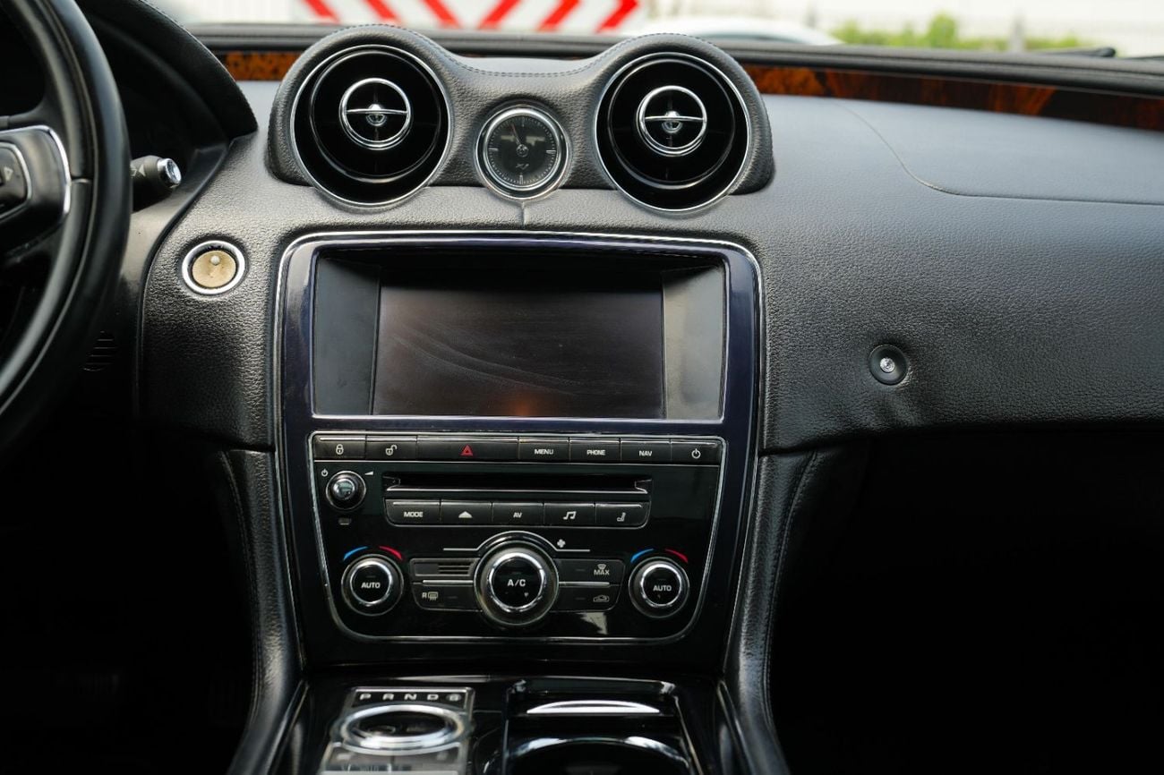 جاكوار XJ PORTFOLIO LUXURY