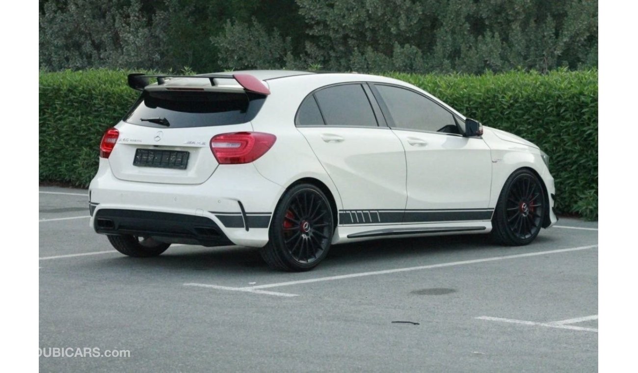 مرسيدس بنز A 45 AMG موديل 2015 ، خليجي ، فل اوبشن ، فتحة سقف بانوراما ، مفتاح عدد 2 ، 4 سلندر ، ناقل حركة اوتوماتيك ، عد