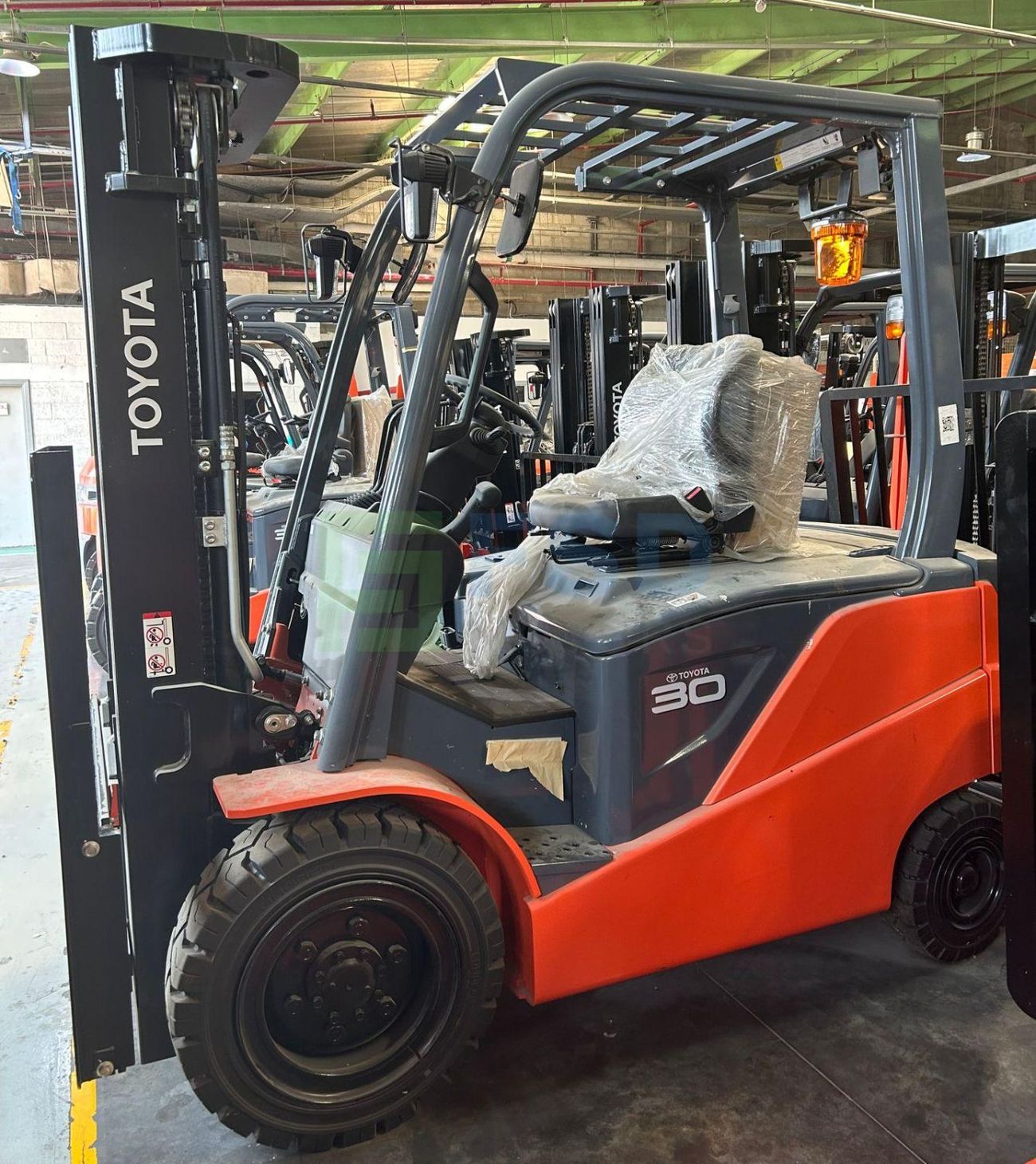 Toyota Fork lift TOYOTA 3.0 TON 3 STAGE ELECTRIC FOUR WHEEL FORKLIFT MODEL 8FBN30. (Export Only)