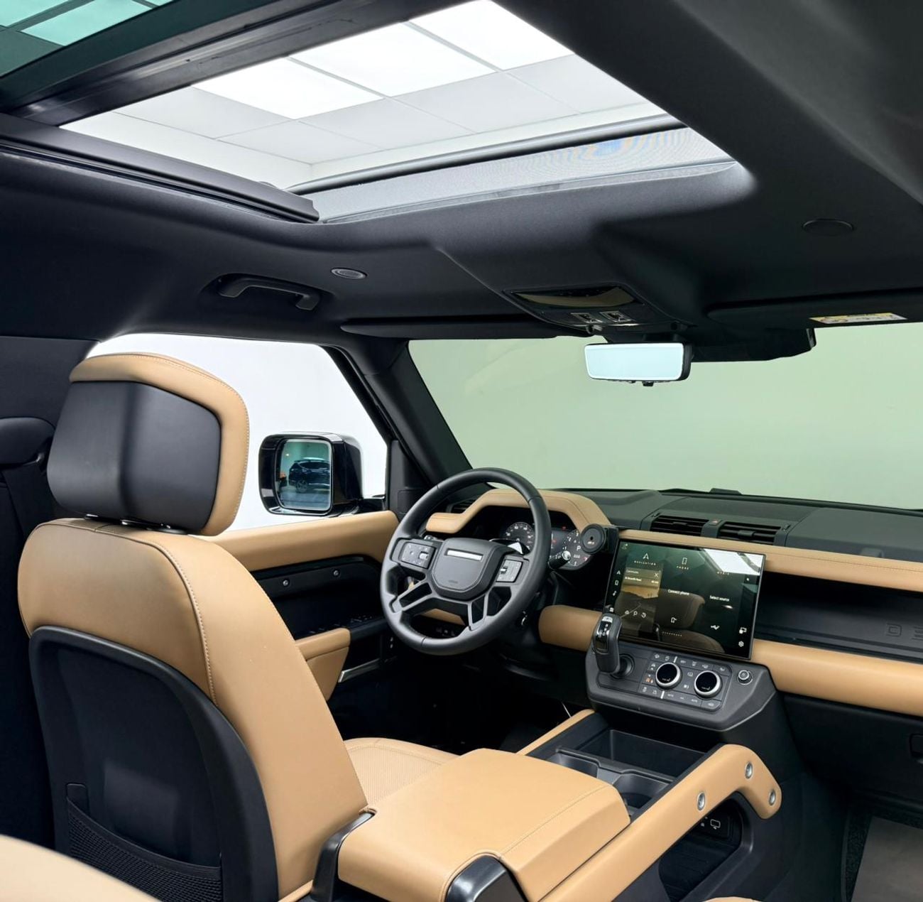 لاند روفر ديفندر 2026 Land Rover Defender 110 P525 V8, 5 Years LR Warranty + Service Pack, Fully Loaded, GCC
