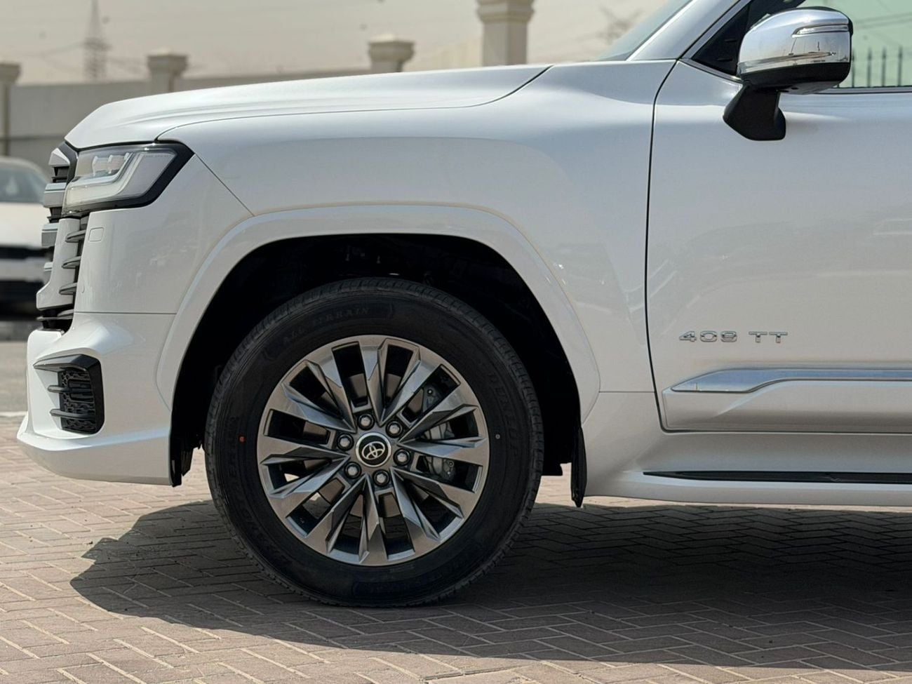 Toyota Land Cruiser TOYOTA LANDCRUISER LC300 VXR INSIDE BURGUNDY 2026 AL FUTTAIM SPECS