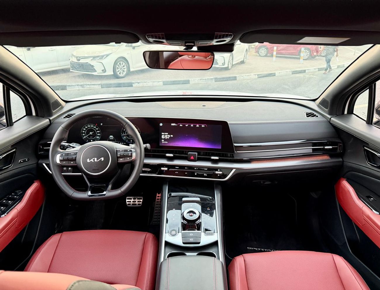 كيا سبورتيج 2.0L MPI LX (FWD)