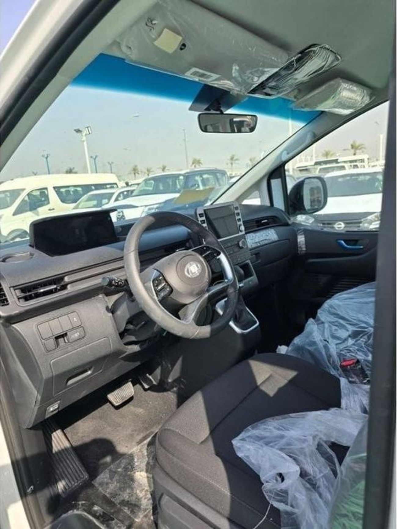 هيونداي ستاريا 3.5L PETROL V6 11 SEATS A/T 2024